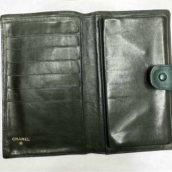STUNNING FOREST/HUNTER GREEN CHANEL WALLET WITH COA - Picture 7 of 12